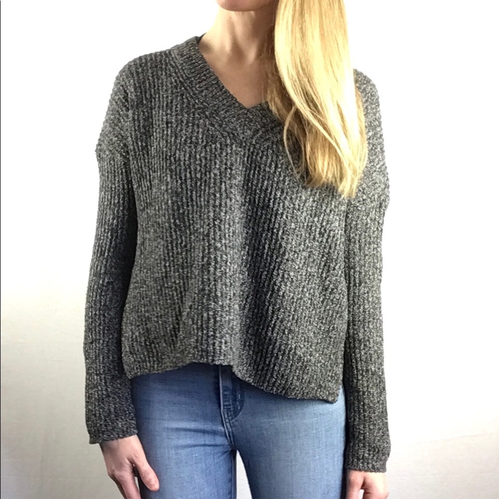🍁Grey drop shoulder sweater